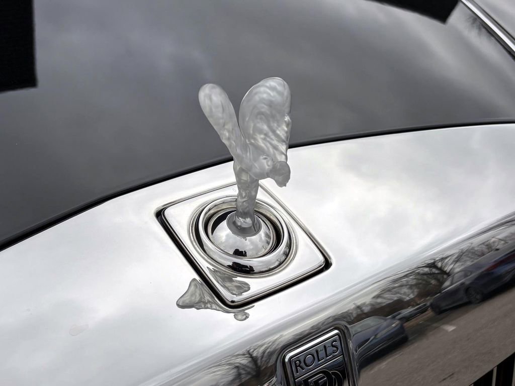 Used 2019 Rolls-Royce Phantom Sedan image 6