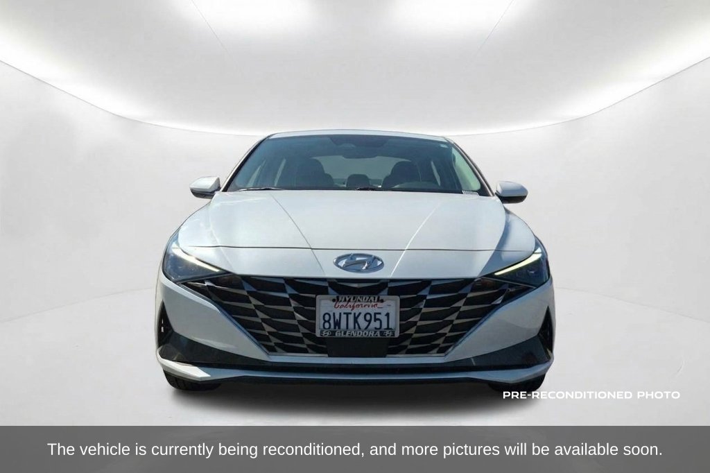 Used 2021 Hyundai Elantra Limited FWD image 2