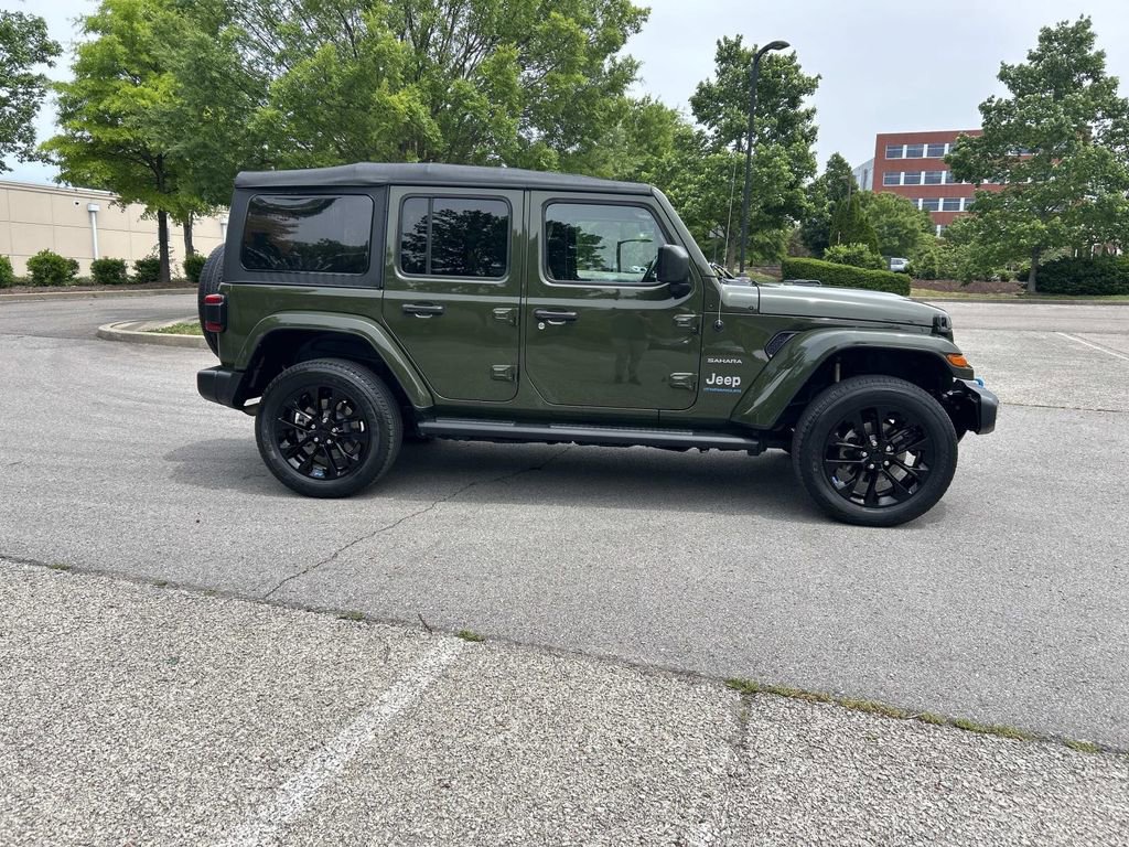 Used 2023 Jeep Wrangler Unlimited Sahara w/ Cold Weather Group AWD/4WD image 8
