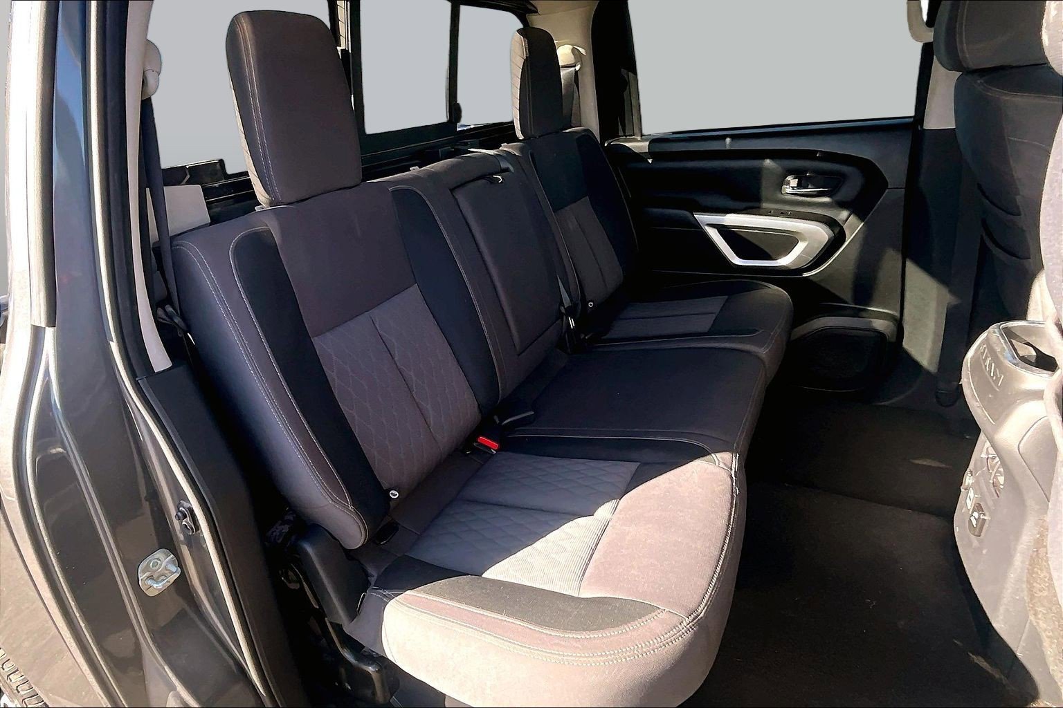Used 2020 Nissan Titan SV w/ SV Convenience Package AWD/4WD image 25
