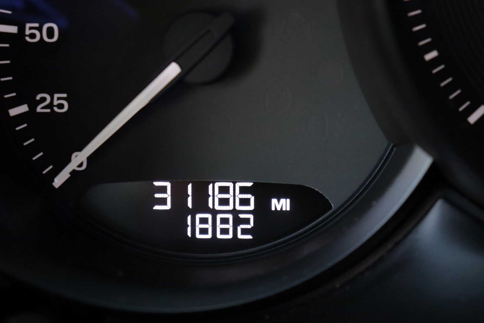 Used 2023 Porsche Macan Turbo AWD/4WD image 26