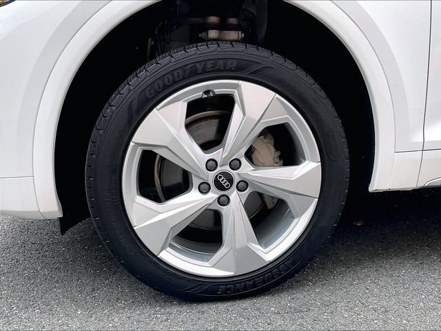 Used 2021 Audi Q5 Premium AWD/4WD image 9