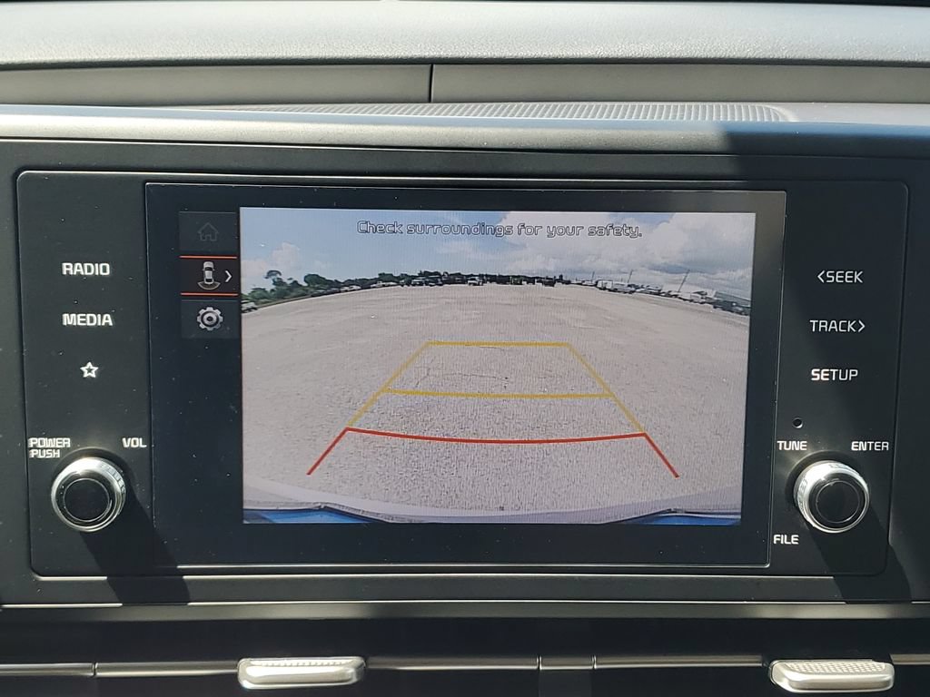 Used 2024 Kia Carnival LX FWD image 17
