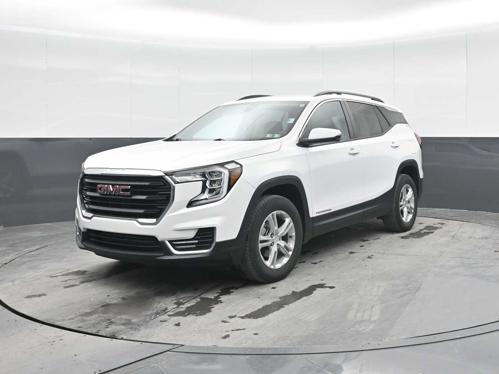 Used 2023 GMC Terrain SLE w/ Driver Convenience Package AWD/4WD image 5