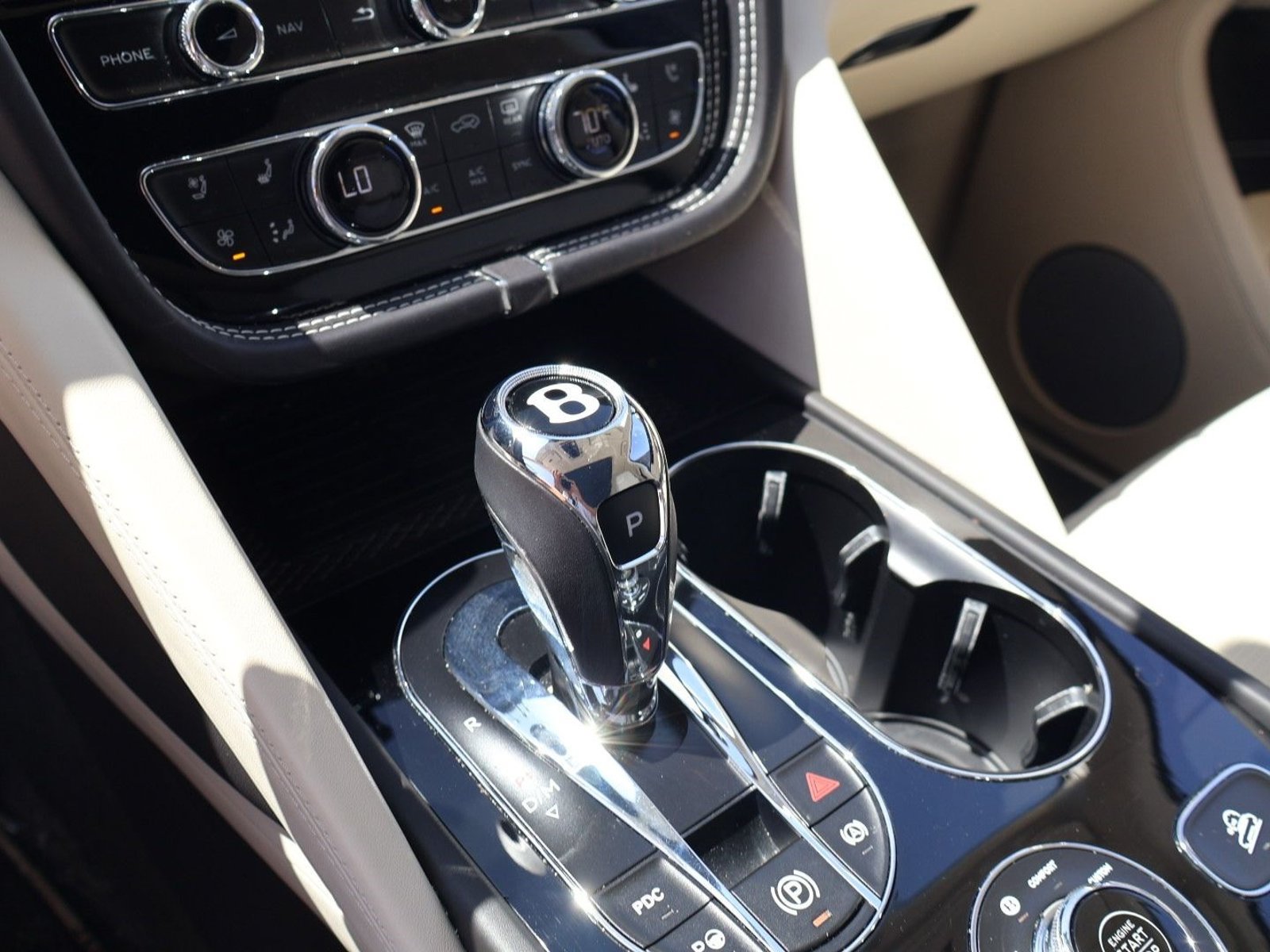 Certified 2023 Bentley Bentayga Extended Wheelbase AWD/4WD image 19