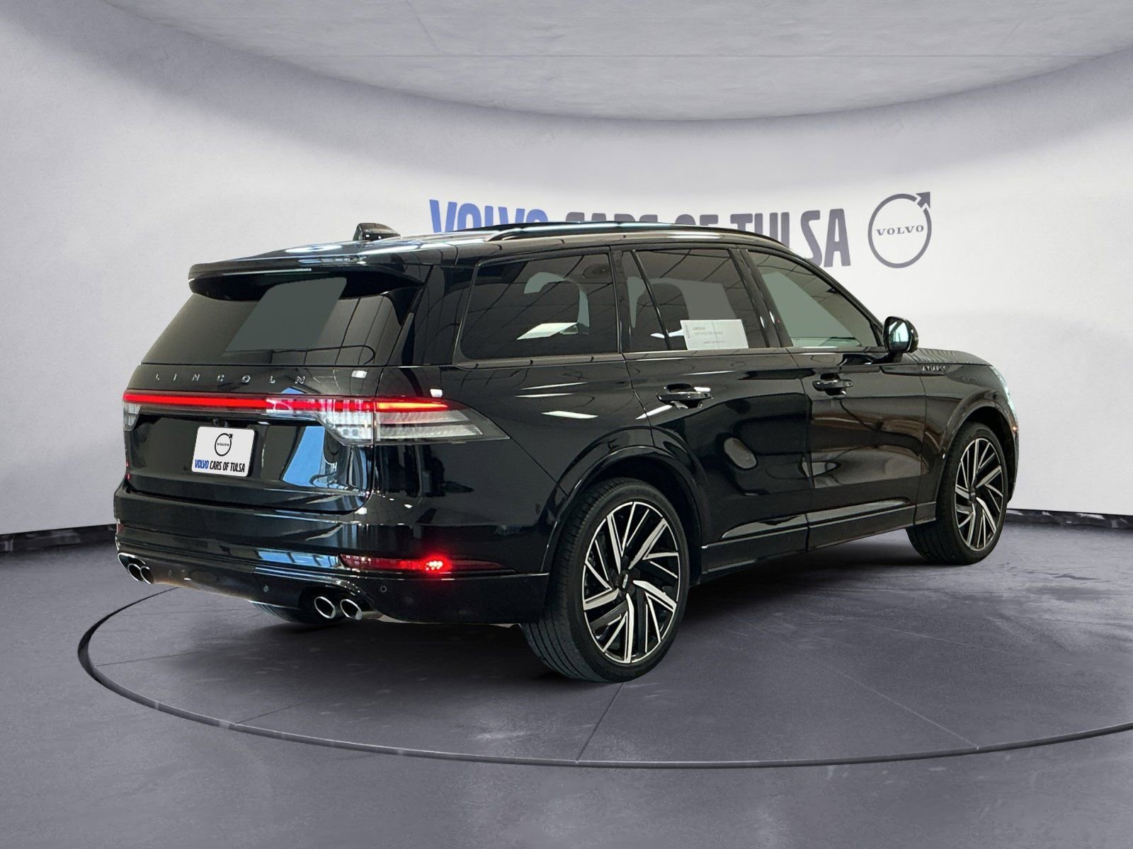 Certified 2025 Lincoln Aviator Black Label w/ Jet Appearance Package AWD/4WD image 5