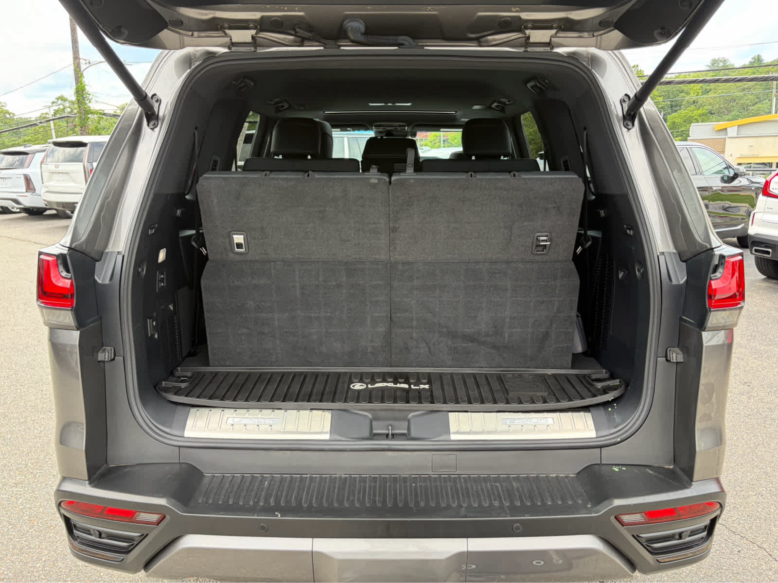 Used 2024 Lexus LX 600 4WD w/ Appearance Package image 42