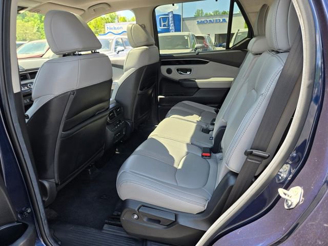 Used 2025 Honda Pilot Touring image 14