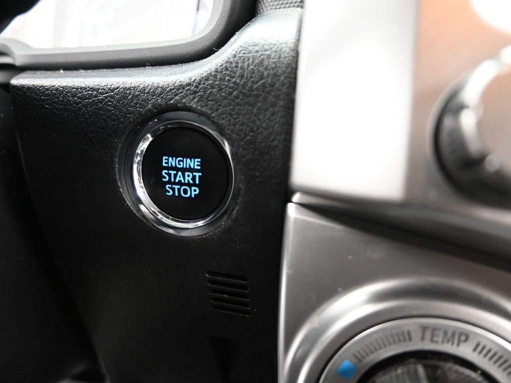 Used 2022 Toyota 4Runner Limited image 29