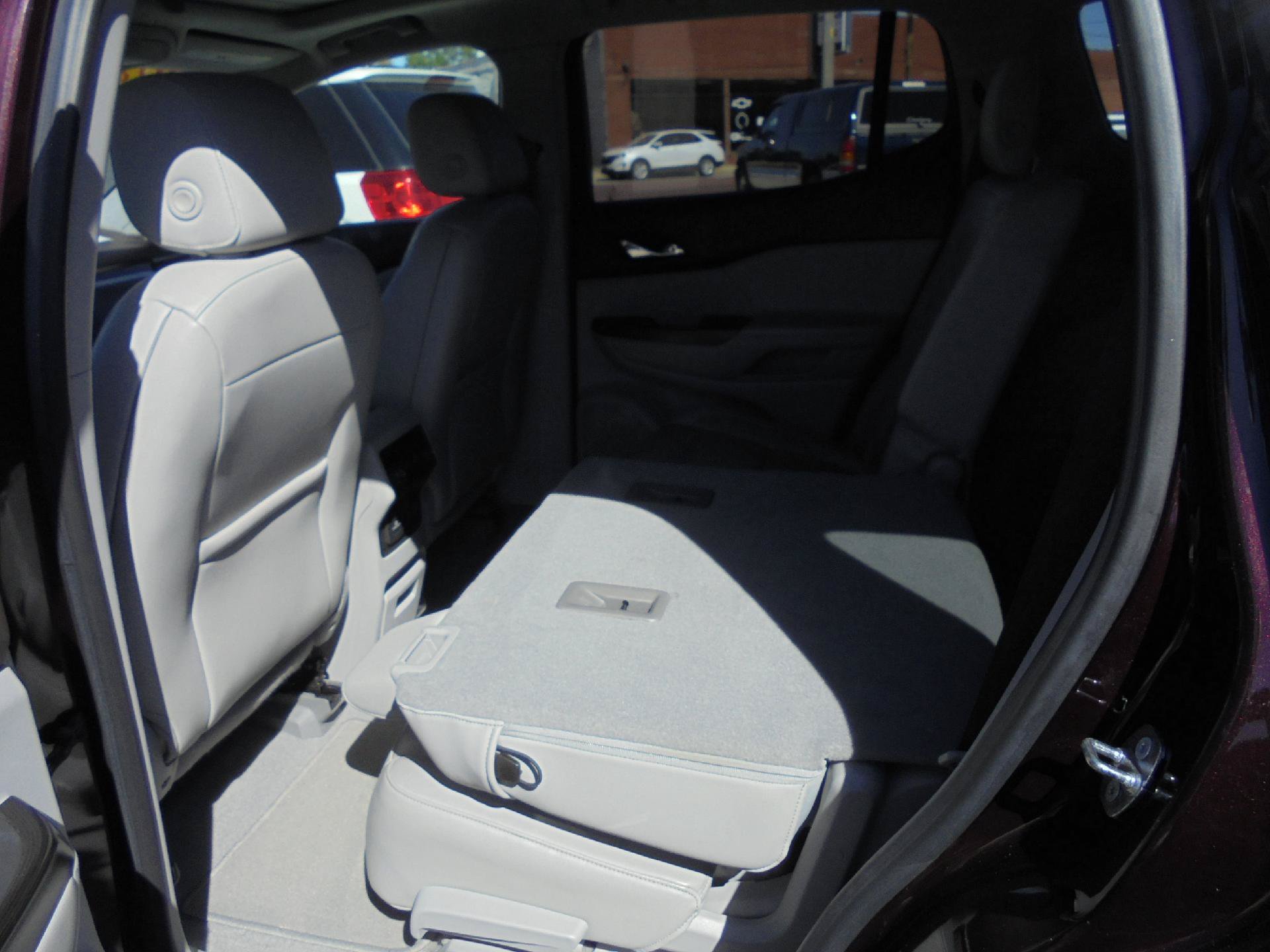 Used 2018 GMC Acadia SLT FWD image 11