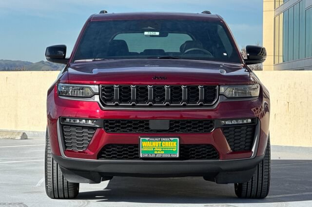 New 2026 Jeep Grand Cherokee Limited w/ Limited Altitude Package AWD/4WD image 6