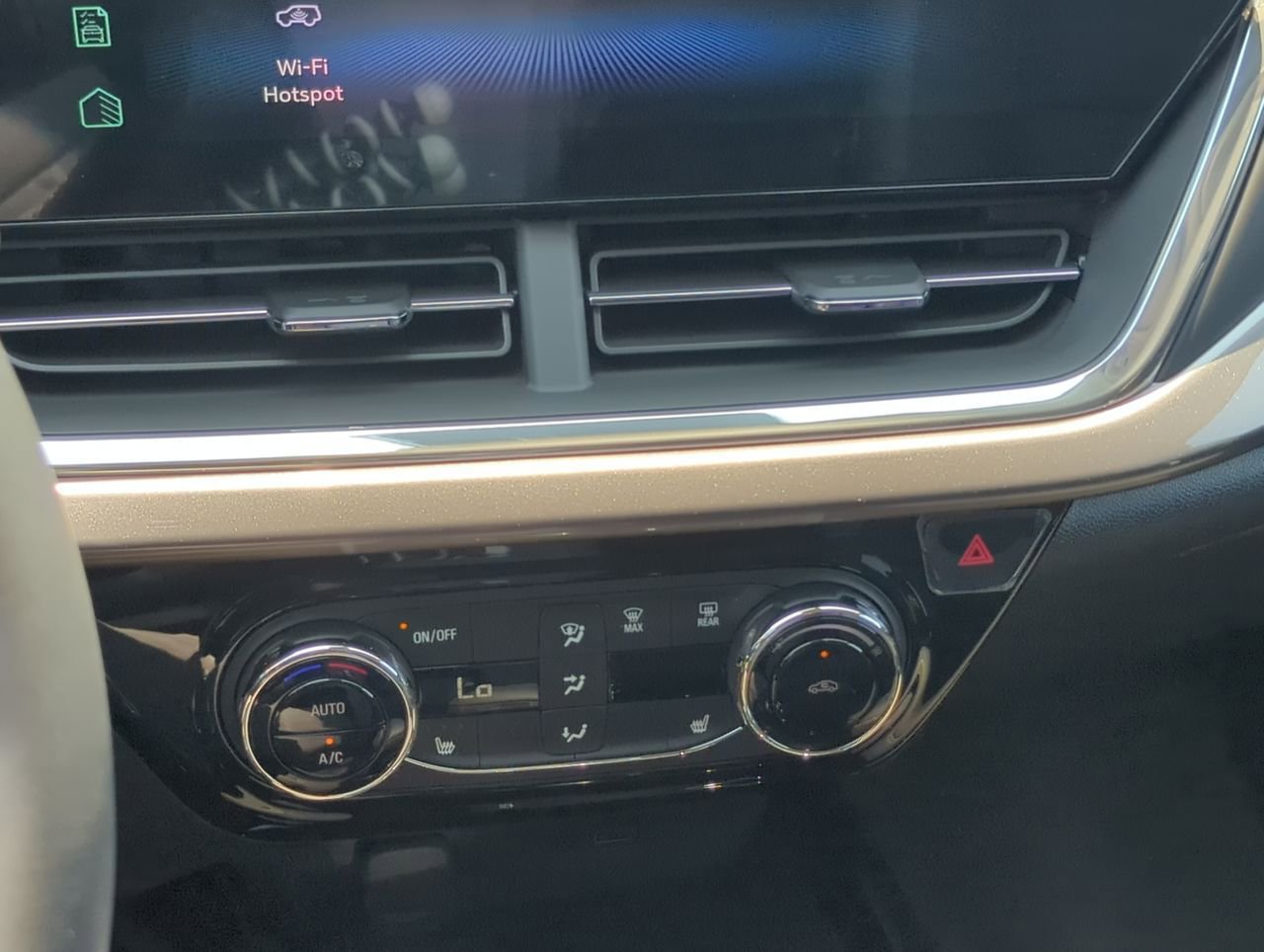 New 2025 Chevrolet Trax ACTIV w/ Driver Confidence Package image 18