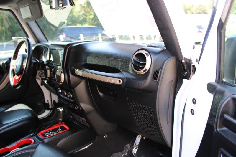 Used 2017 Jeep Wrangler Unlimited Sahara image 17