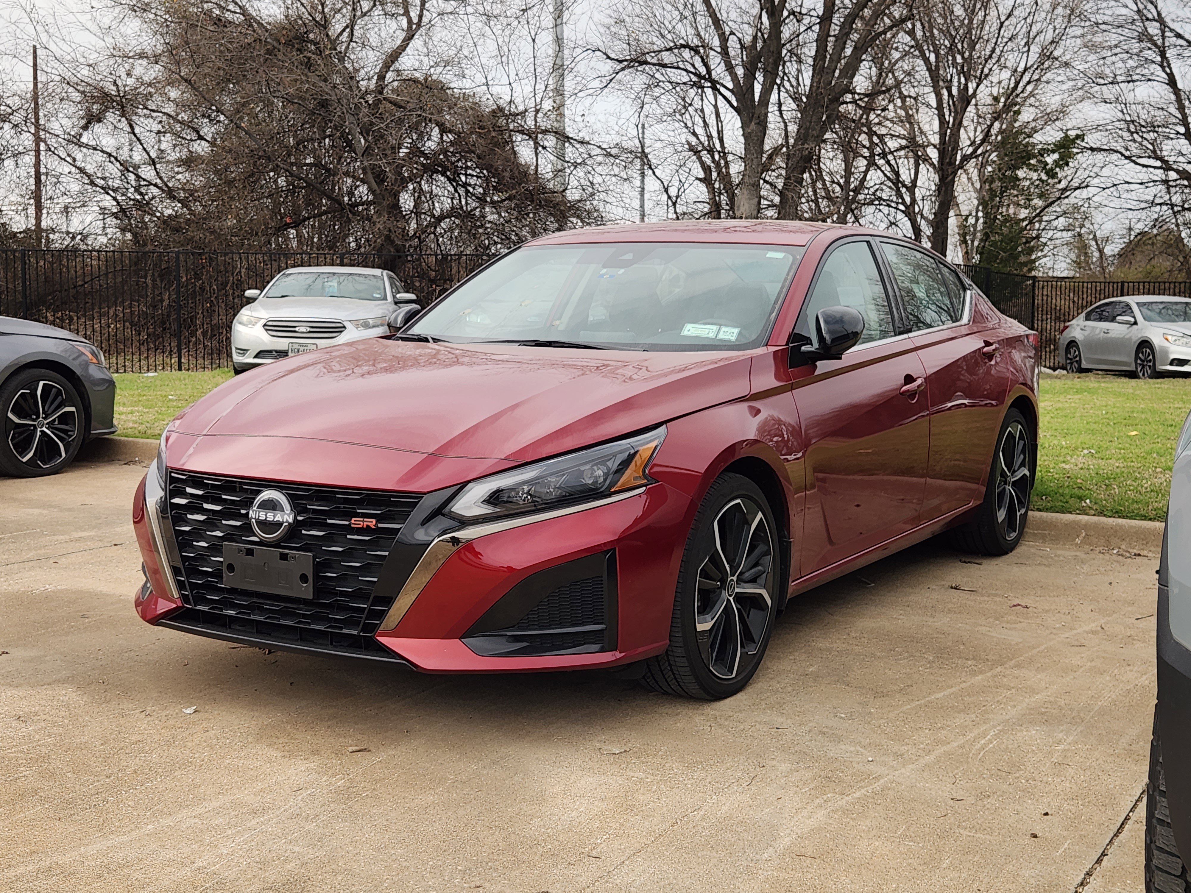 Used 2024 Nissan Altima 2.5 SR image 3