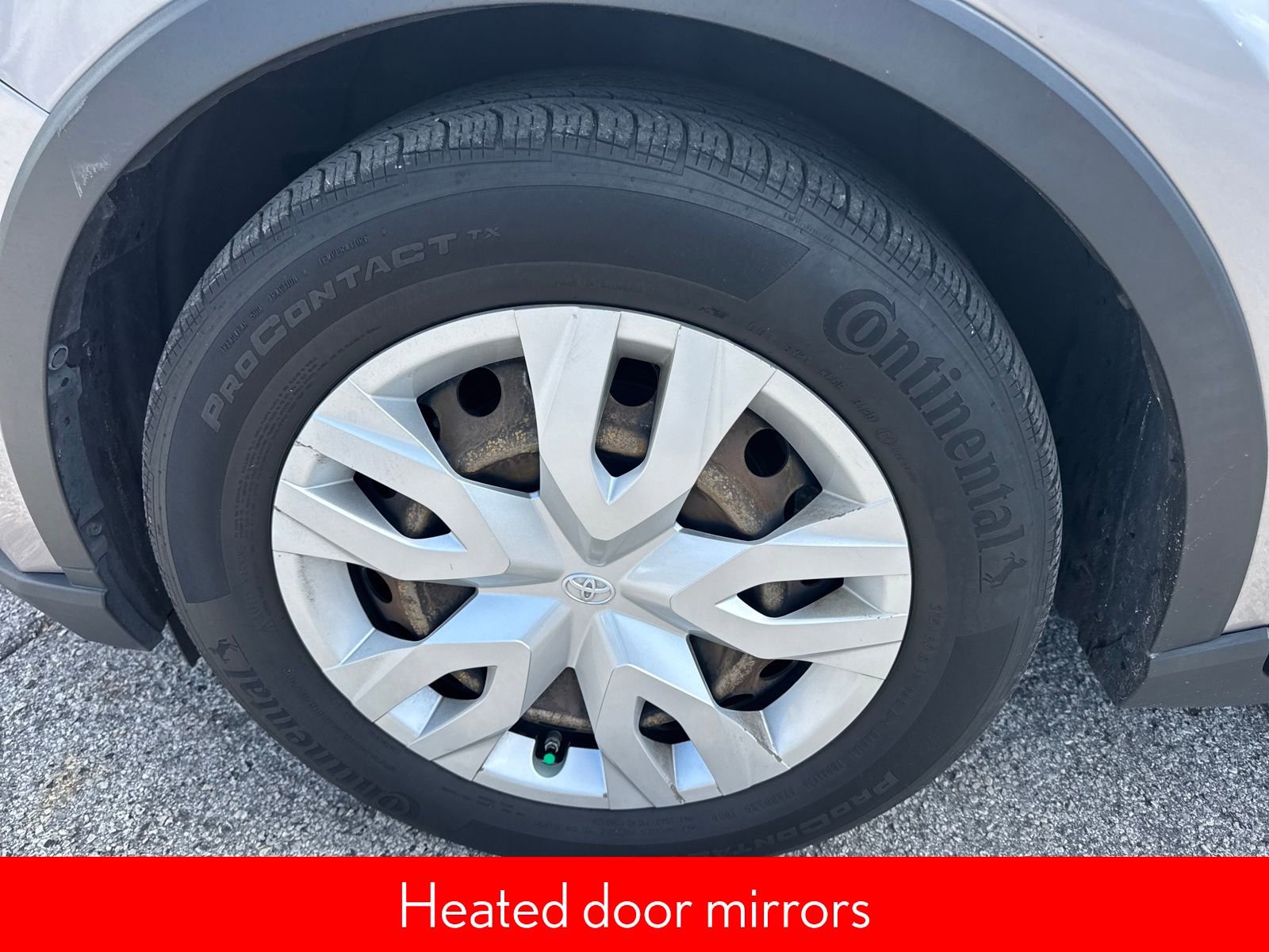 Used 2020 Toyota C-HR LE image 11