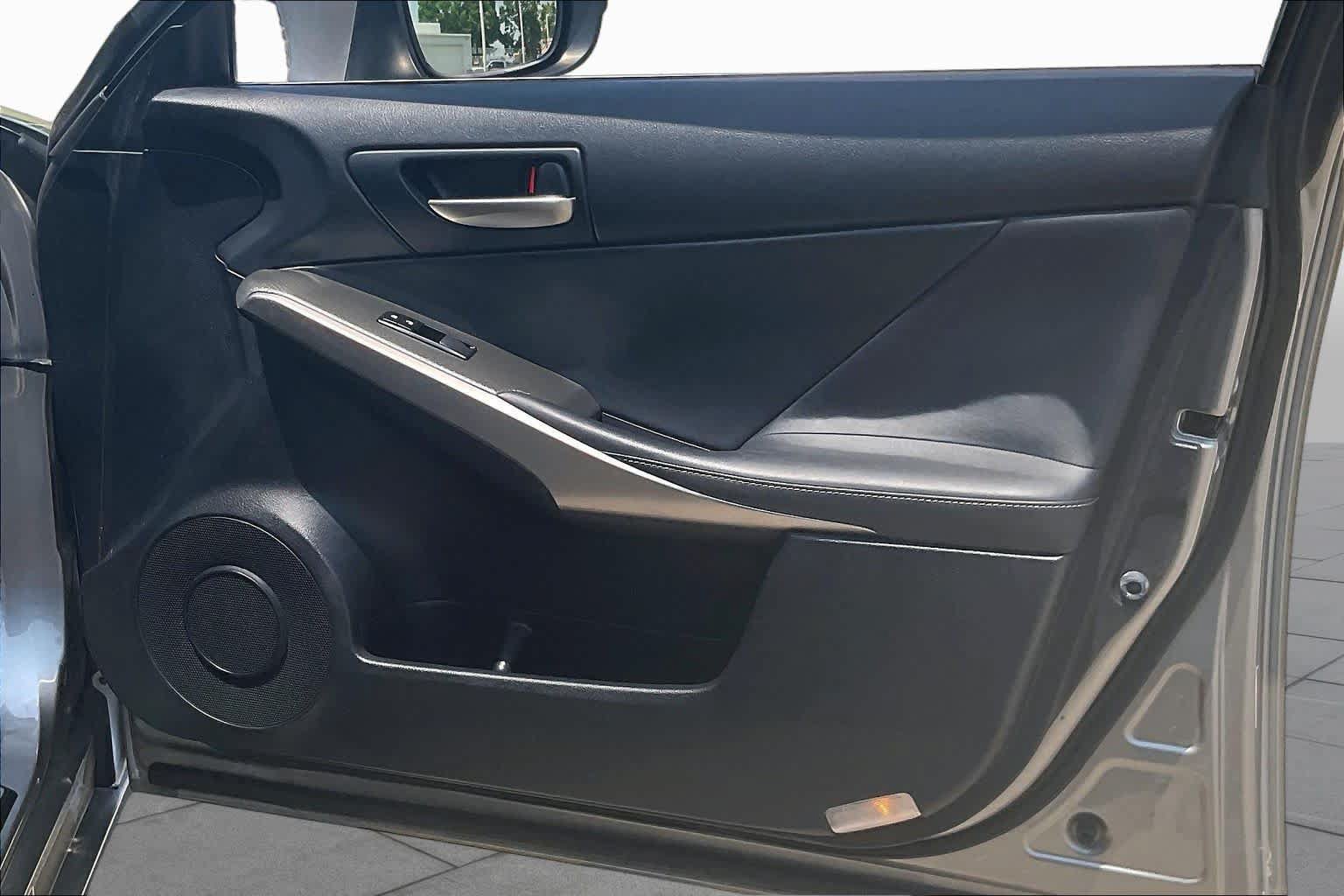 Used 2017 Lexus IS 200t F Sport w/ F Sport Package RWD image 39