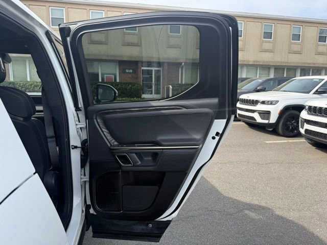 Used 2022 Rivian R1T Adventure image 31