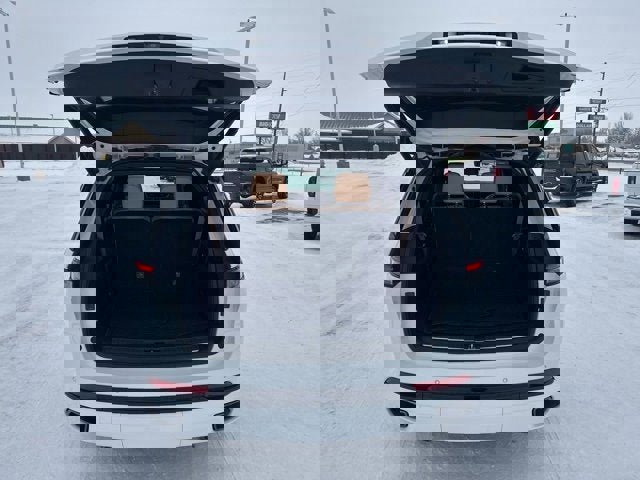 Used 2023 Jeep Grand Cherokee L Summit w/ Advanced Protech Group IV image 11