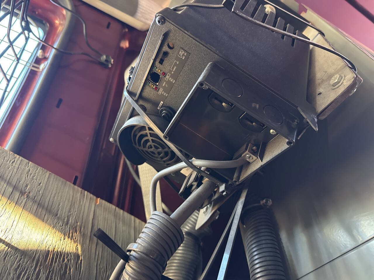 Used 2010 Ford E-250 and Econoline 250 image 9