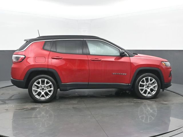 Used 2025 Jeep Compass Limited image 6