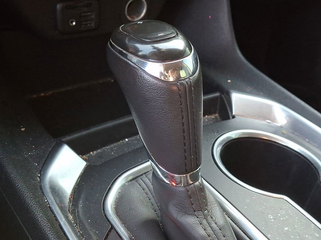 Used 2020 Chevrolet Traverse RS image 12