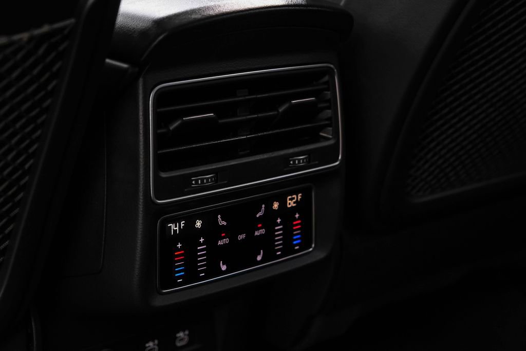 Used 2021 Audi RS Q8 image 39