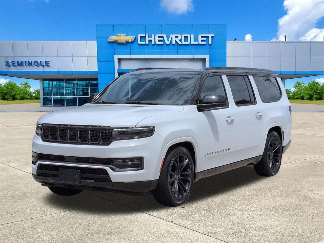 Used 2024 Jeep Grand Wagoneer L Series II w/ Quick Order Packagew 28T AWD/4WD image 2
