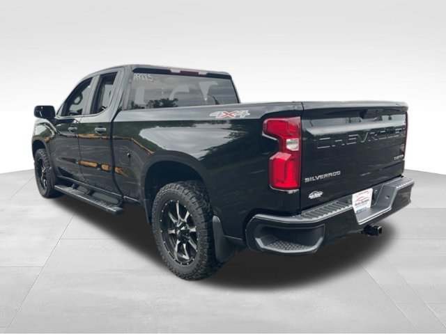 Used 2019 Chevrolet Silverado 1500 Custom w/ Custom Value Package AWD/4WD image 5