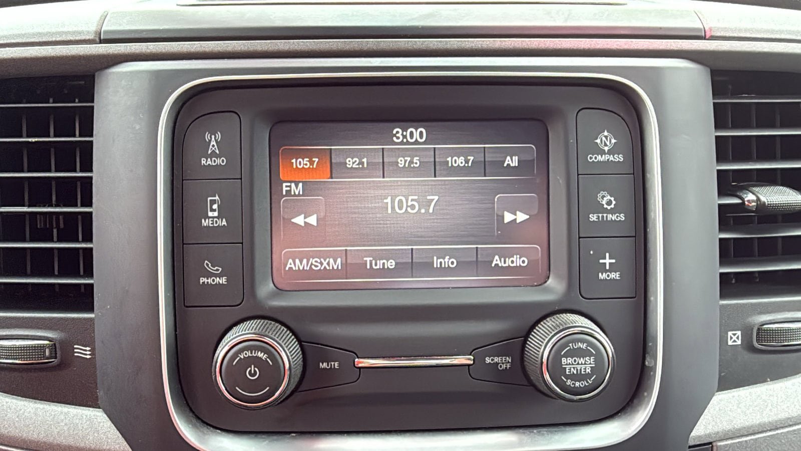 Used 2022 RAM 1500 Tradesman w/ Chrome Appearance Package AWD/4WD image 17