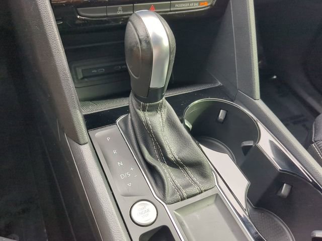 Certified 2022 Volkswagen Atlas Cross Sport SE w/ Panoramic Sunroof Package image 27