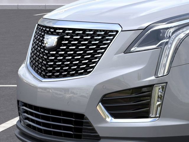 New 2025 Cadillac XT5 Luxury w/ LPO, Red Accent Package image 13