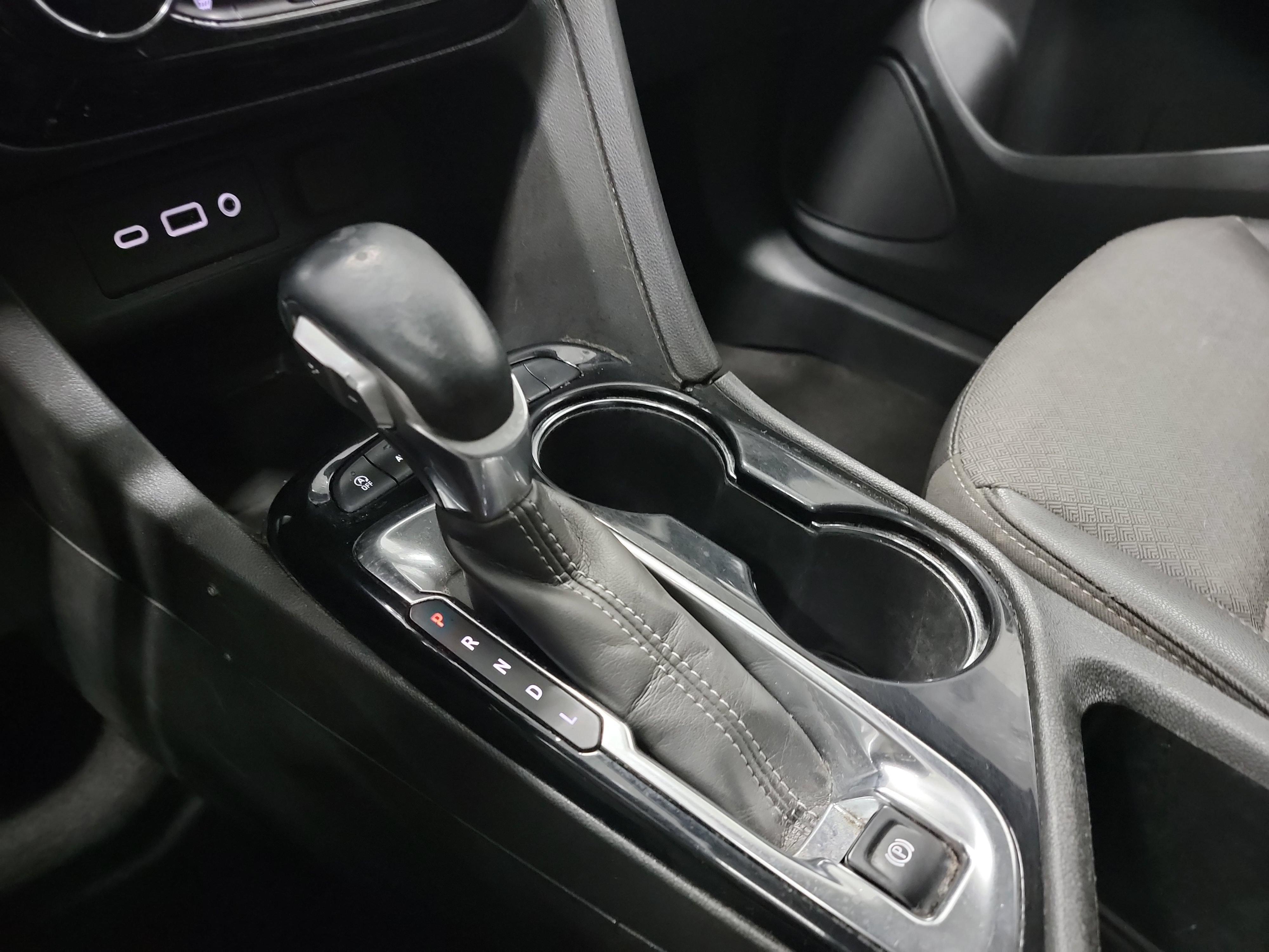 Used 2022 Buick Encore GX Preferred w/ Cold Weather Comfort Package AWD/4WD image 26