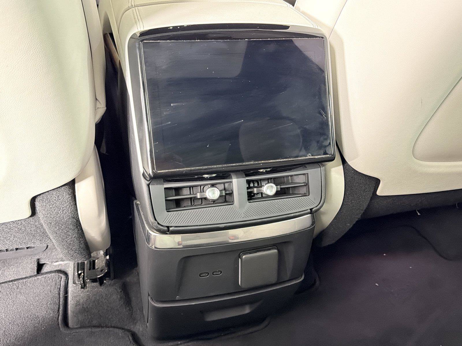 Used 2026 Cadillac Vistiq Sport AWD/4WD image 22
