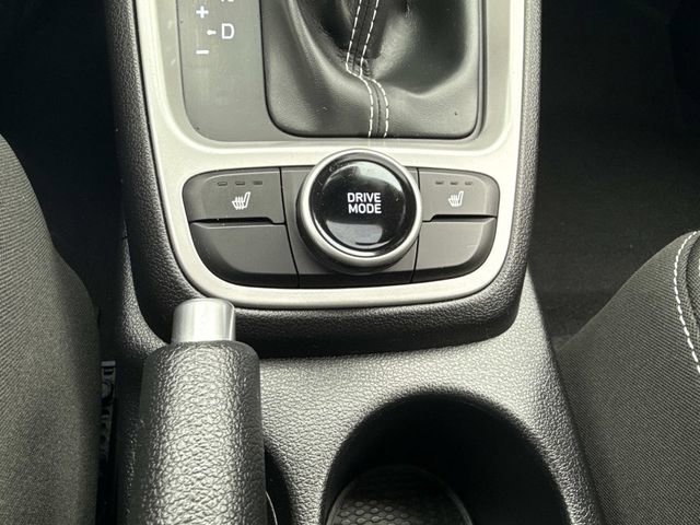 Certified 2021 Hyundai Venue SEL w/ Premium Package image 33