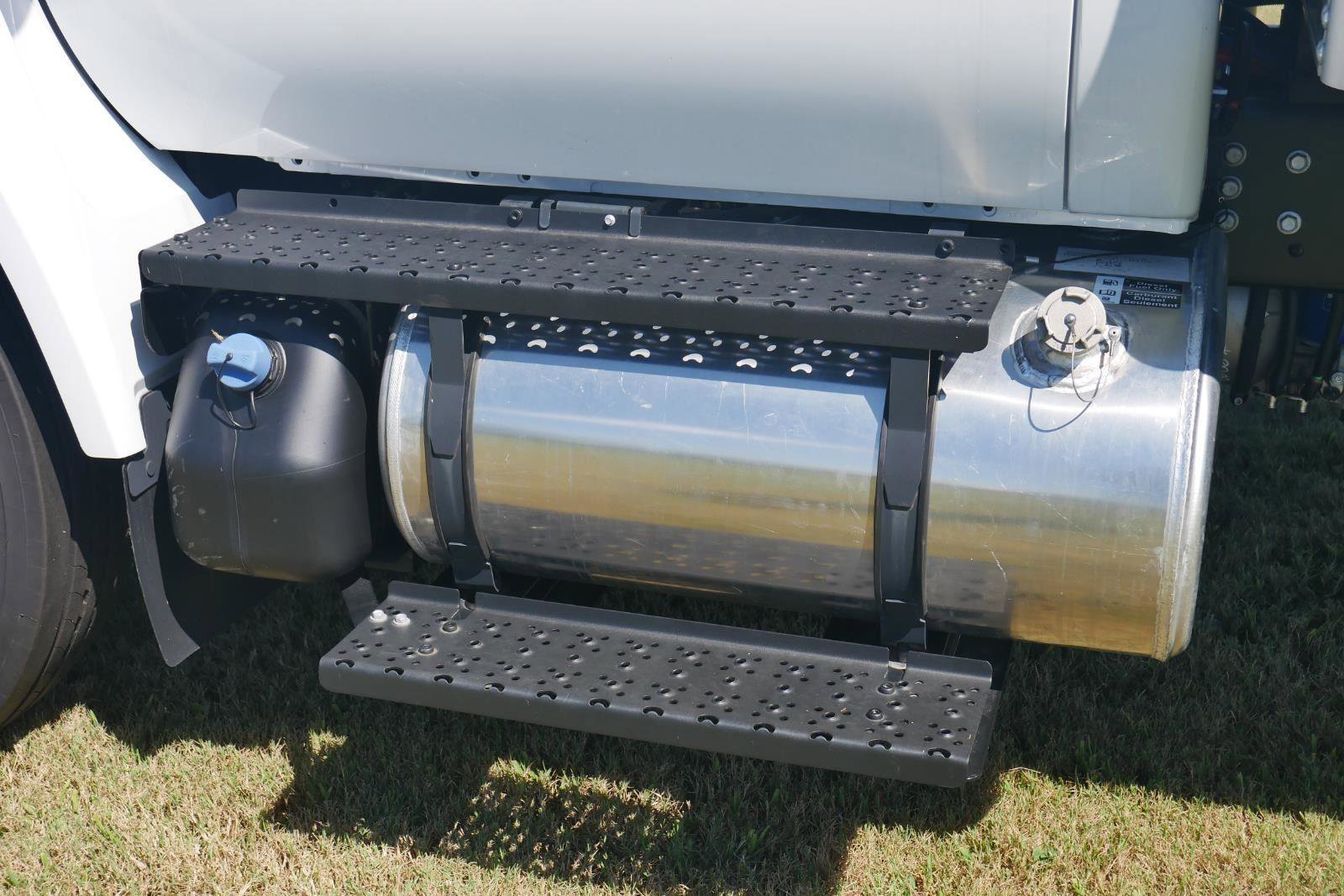 New 2025 Ford F750 2WD Regular Cab Super Duty image 22