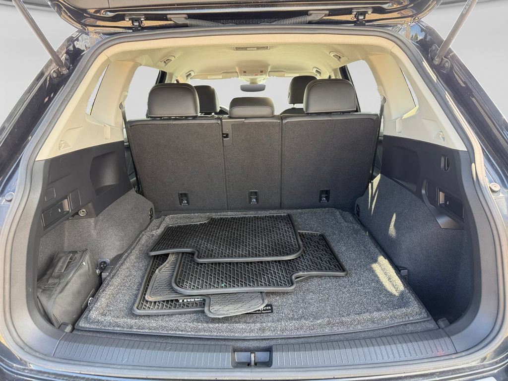 Used 2023 Volkswagen Tiguan SE AWD/4WD image 41