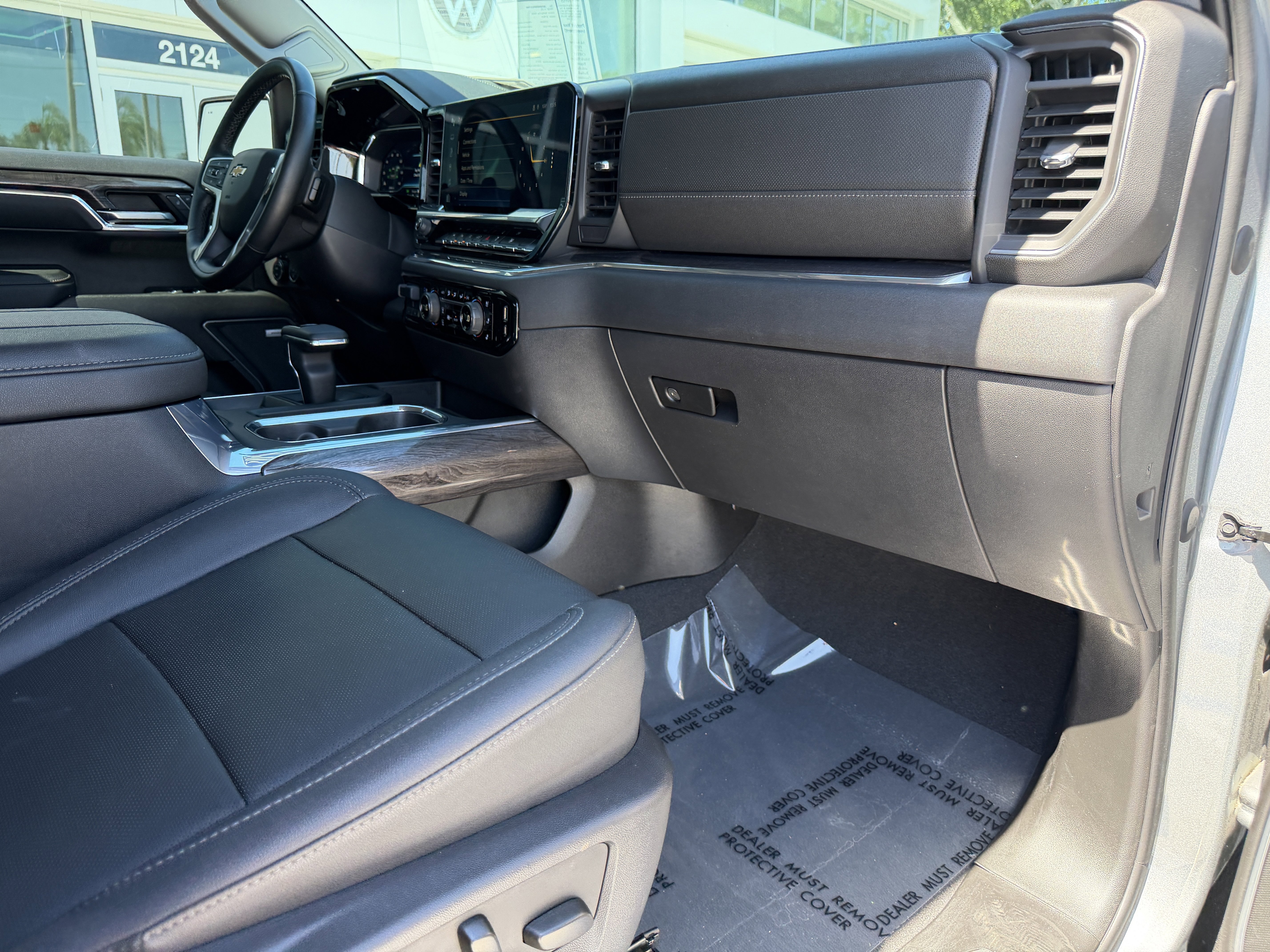 Used 2023 Chevrolet Silverado 1500 LTZ AWD/4WD image 11
