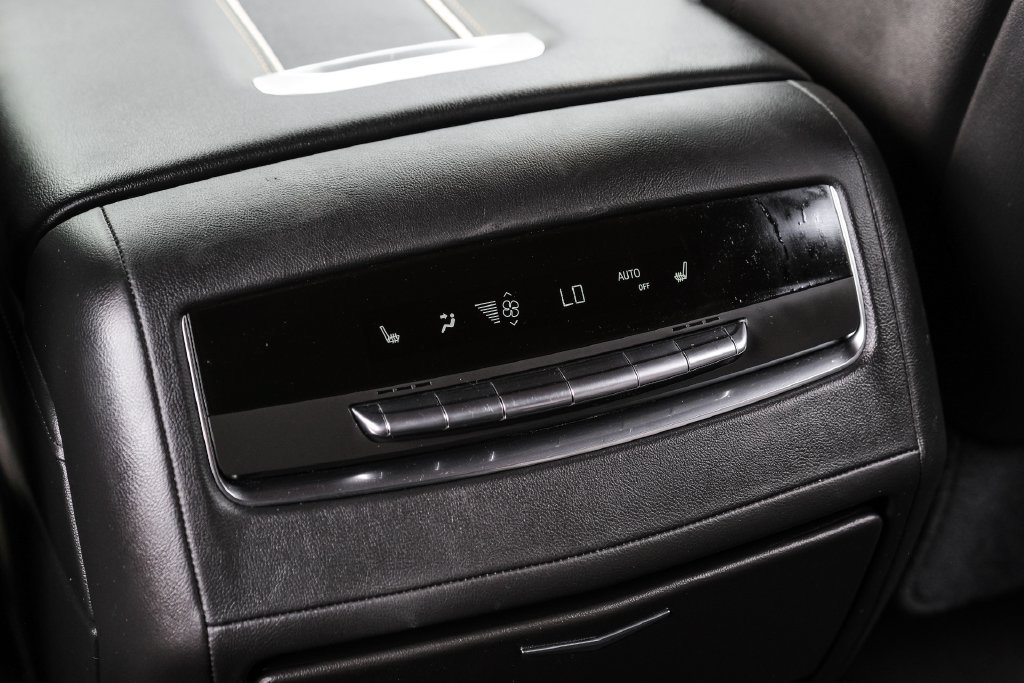 Used 2023 Cadillac Escalade ESV Premium Luxury RWD image 43