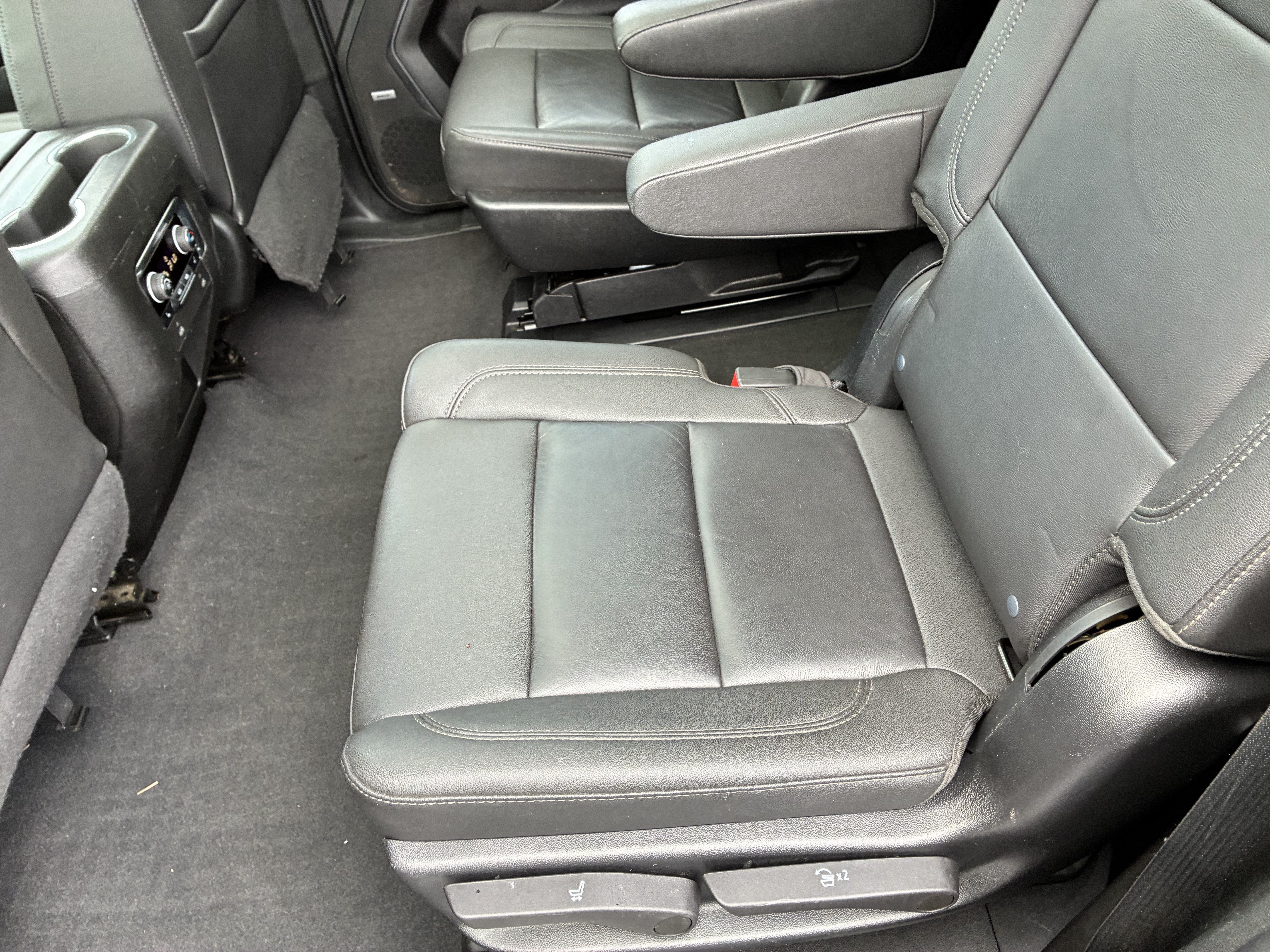 Used 2022 Chevrolet Tahoe LT w/ LT Signature Package AWD/4WD image 14
