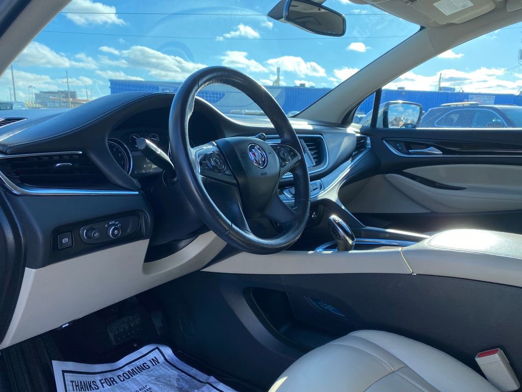 Used 2021 Buick Enclave Essence image 9