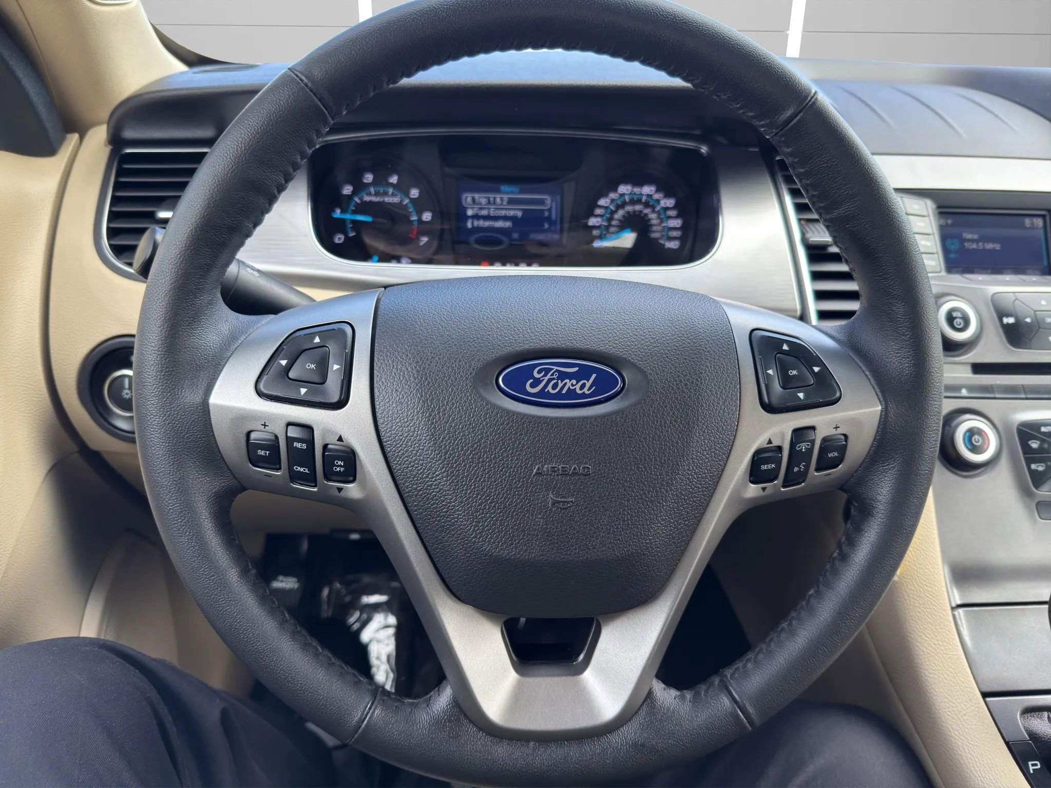 Used 2018 Ford Taurus SEL image 17
