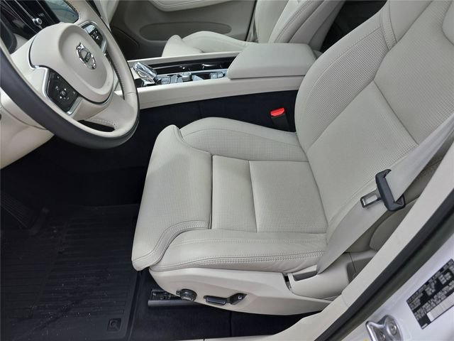 Used 2023 Volvo XC60 T8 Ultimate AWD/4WD image 22