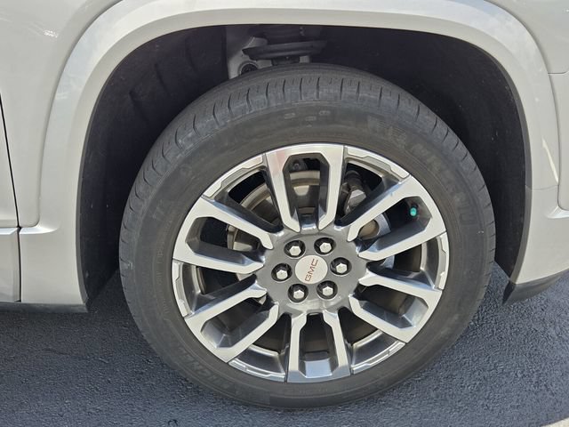 Certified 2020 GMC Acadia Denali w/ Technology Package FWD image 8