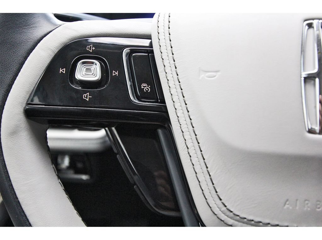 Used 2025 Lincoln Aviator 2WD image 19