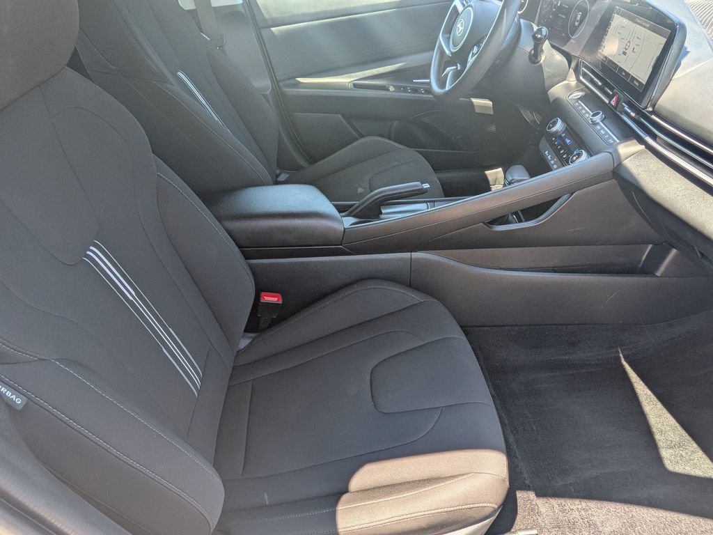 Certified 2024 Hyundai Elantra SEL FWD image 29