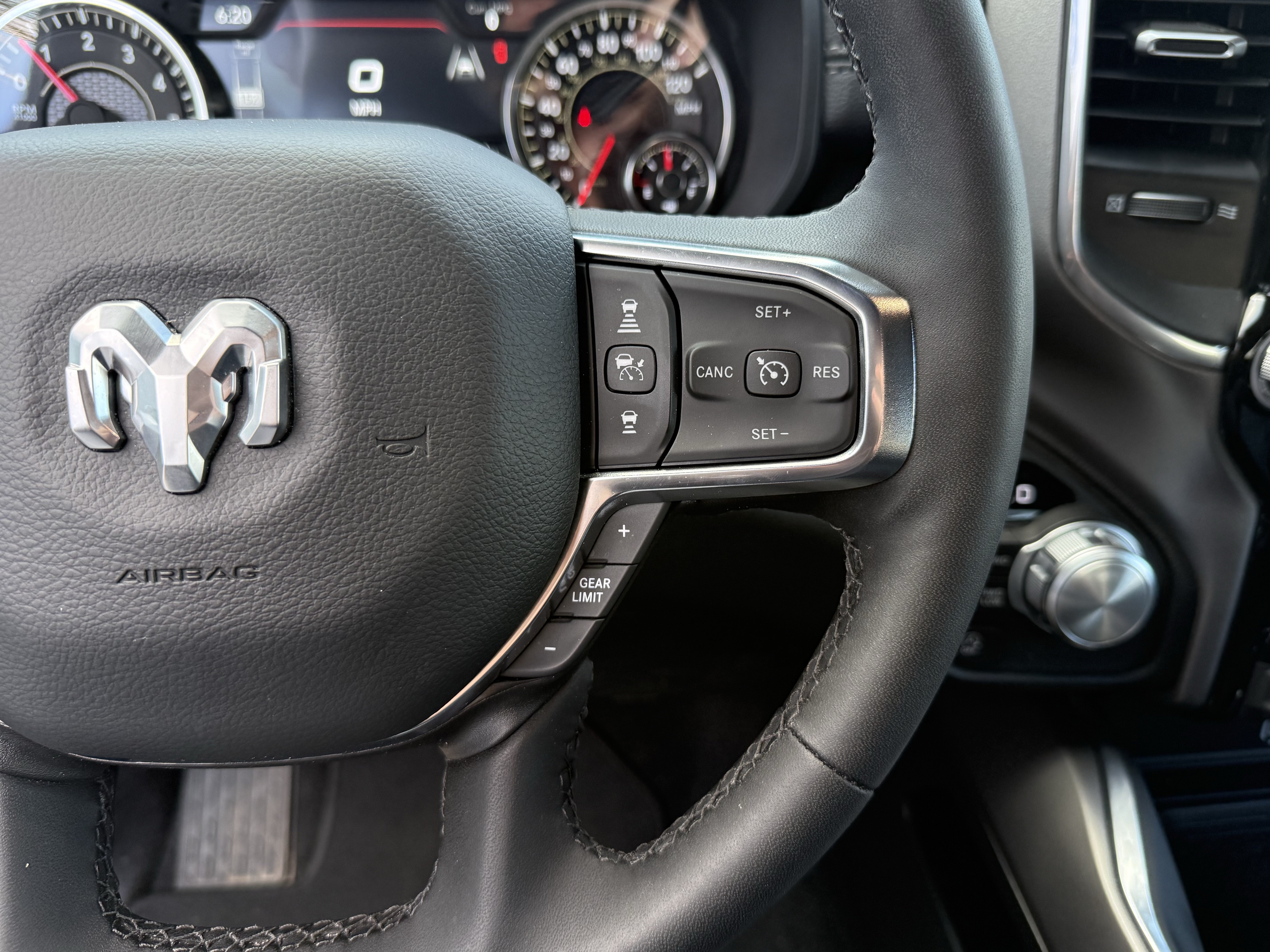 Used 2025 RAM 1500 Laramie w/ Sport Appearance Package AWD/4WD image 16