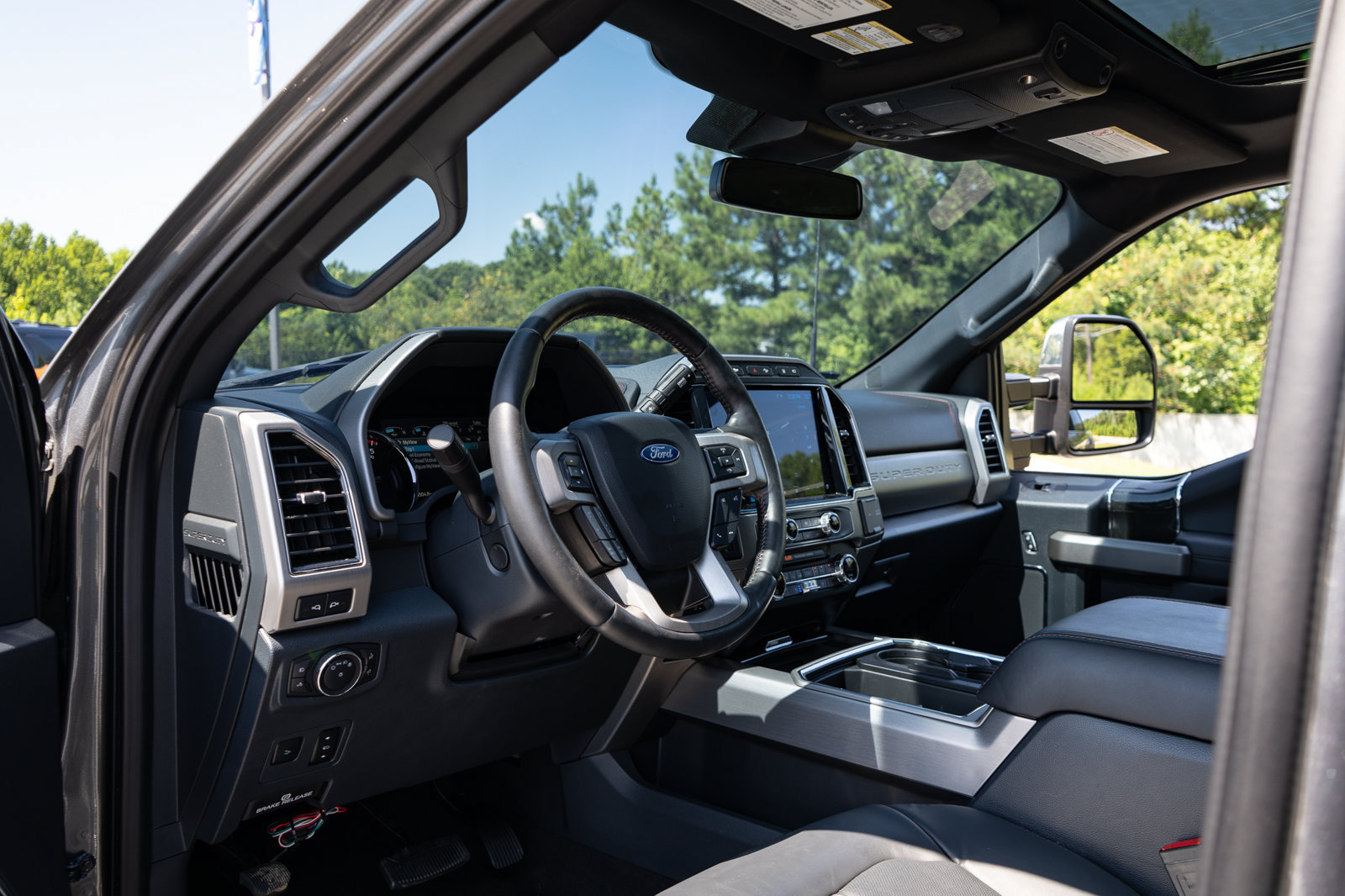 Used 2022 Ford F450 Platinum w/ FX4 Off-Road Package AWD/4WD image 26