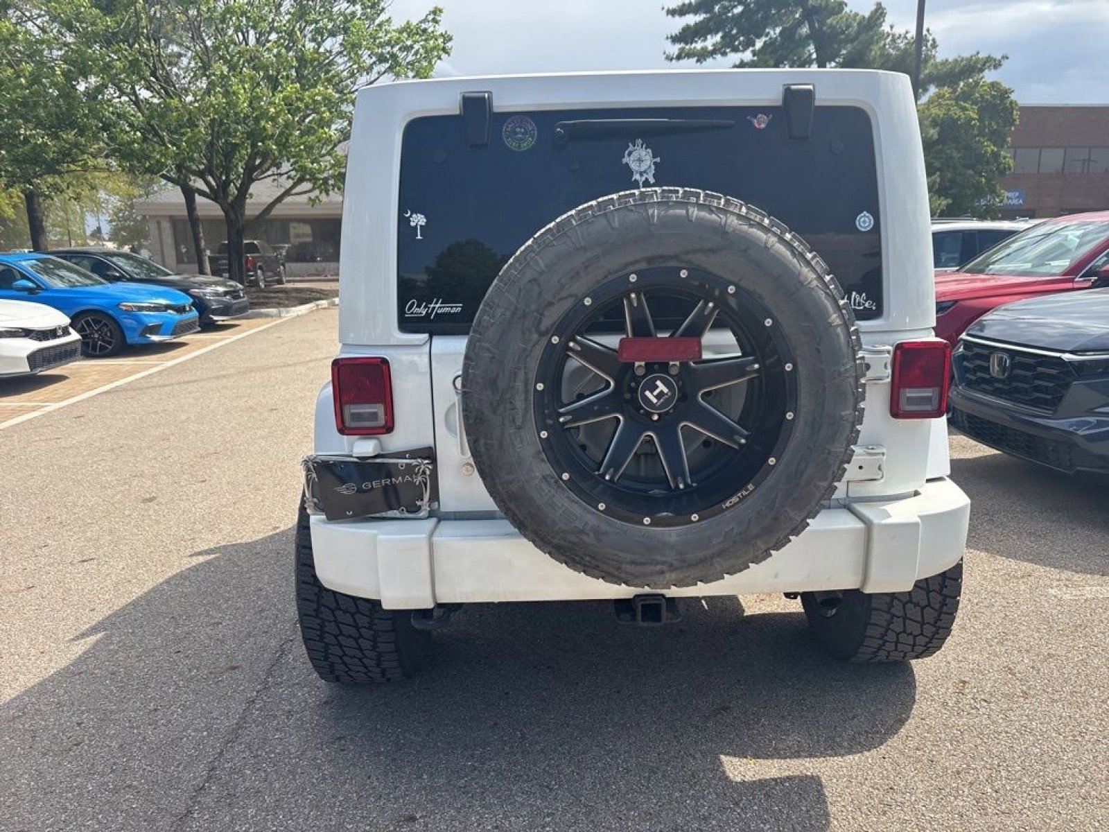 Used 2017 Jeep Wrangler Unlimited Sahara w/ Connectivity Group AWD/4WD image 10