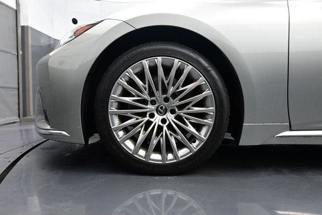 Used 2025 Lexus LS 500 w/ Accessory Package (Z1) RWD image 6