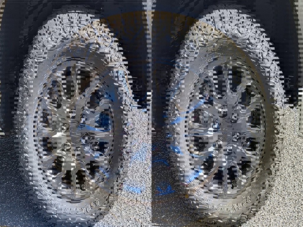 New 2025 Toyota 4Runner SR5 image 12